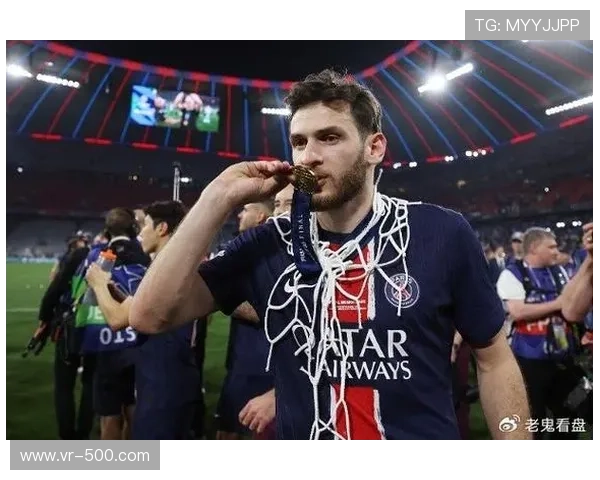 克瓦拉茨赫利亚梅开二度,巴黎5-0大胜雷恩。 克瓦拉茨赫利亚梅开二度,巴黎5-0大胜雷恩。